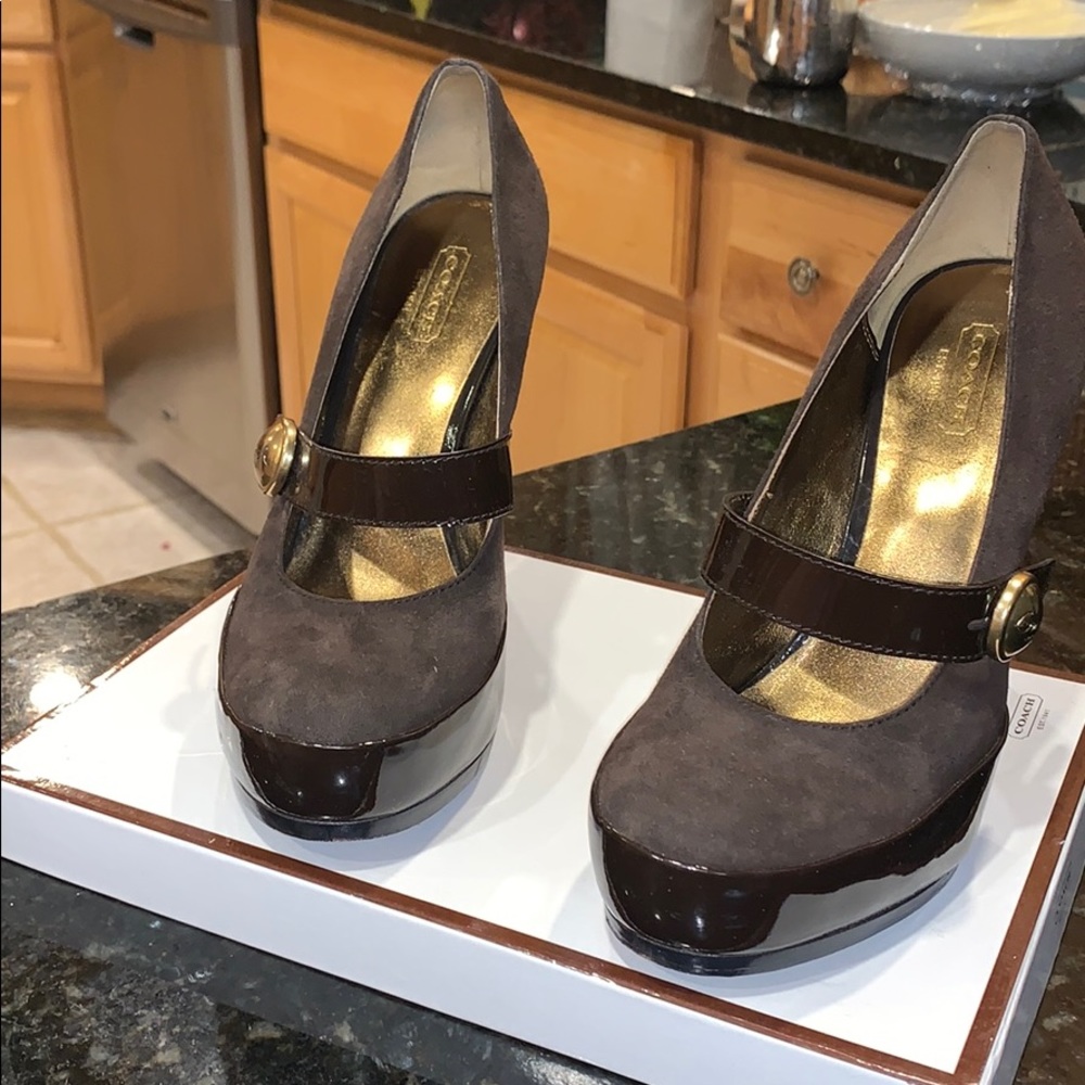 COACH DAVINE BROWN SUEDE HEELS WORN ONCE SZ8